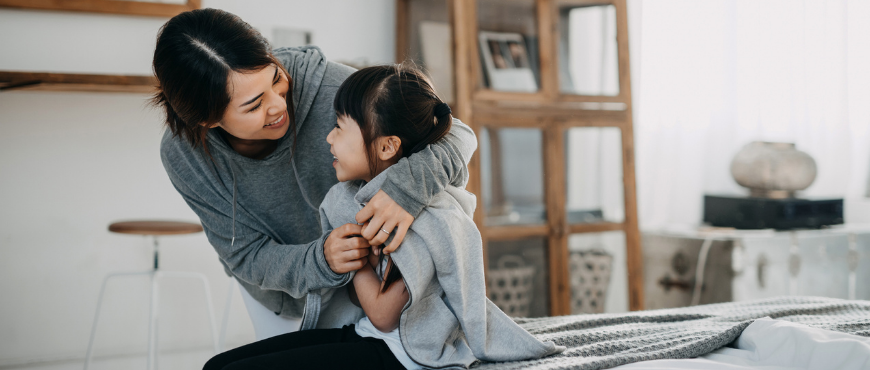 Relation mère-fille respectueuse et remplie d'amour - Martine Savaria - Coaching parental & personnel